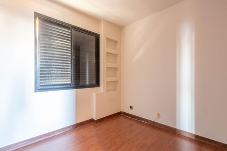 Apartamento à venda com 177m², 3 quartos e 2 vagas Apartamento à venda com 177m², 3 quartos e 2 vagasQuarto 2