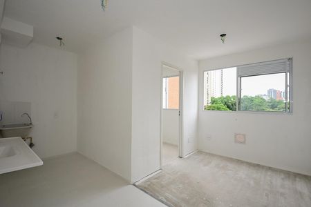 Sala de apartamento para alugar com 2 quartos, 40m² em Vila Suzana, São Paulo