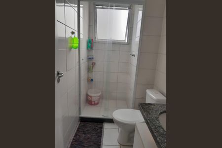 Banheiro de apartamento à venda com 2 quartos, 55m² em Jardim Calux, São Bernardo do Campo