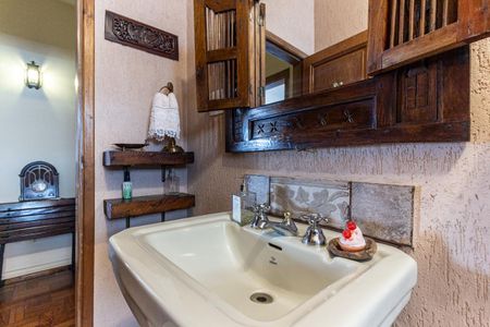 Apartamento à venda com 170m², 2 quartos e 1 vaga Apartamento à venda com 170m², 2 quartos e 1 vagaBanheiro 2