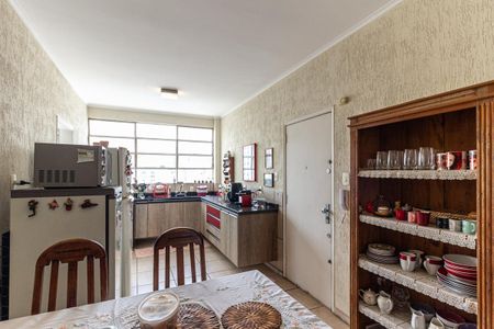 Apartamento à venda com 170m², 2 quartos e 1 vaga Apartamento à venda com 170m², 2 quartos e 1 vagaBanheiro