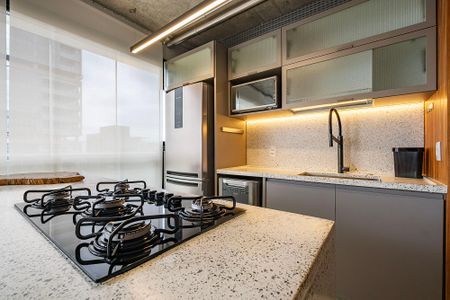 Sala/Cozinha de apartamento à venda com 1 quarto, 72m² em Pinheiros, São Paulo