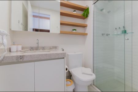 Banheiro de kitnet/studio para alugar com 1 quarto, 25m² em Vila Mariana, São Paulo