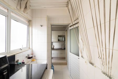 Apartamento à venda com 121m², 3 quartos e 2 vagas Apartamento à venda com 121m², 3 quartos e 2 vagasÁrea de Serviço