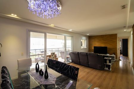 Apartamento à venda com 121m², 3 quartos e 2 vagas Apartamento à venda com 121m², 3 quartos e 2 vagasSala