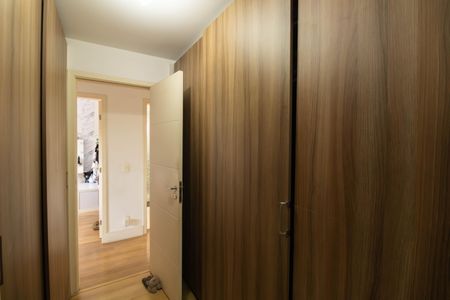 Apartamento à venda com 121m², 3 quartos e 2 vagas Apartamento à venda com 121m², 3 quartos e 2 vagasCloset da suíte