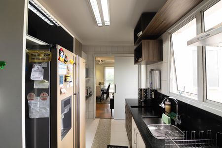 Apartamento à venda com 121m², 3 quartos e 2 vagas Apartamento à venda com 121m², 3 quartos e 2 vagasCozinha