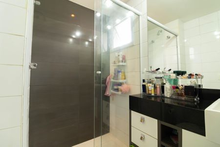 Apartamento à venda com 121m², 3 quartos e 2 vagas Apartamento à venda com 121m², 3 quartos e 2 vagasBanheiro da Suíte