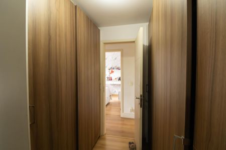 Apartamento à venda com 121m², 3 quartos e 2 vagas Apartamento à venda com 121m², 3 quartos e 2 vagasCloset da suíte