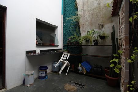 Casa à venda com 98m², 3 quartos e 2 vagasQuintal