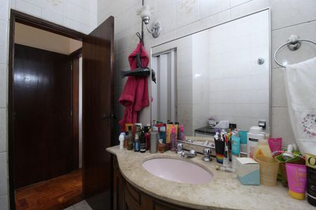 Casa à venda com 98m², 3 quartos e 2 vagasBanheiro