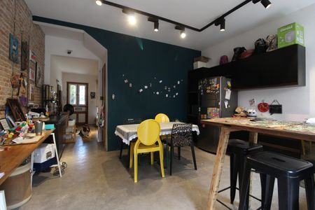 Casa à venda com 98m², 3 quartos e 2 vagasCozinha