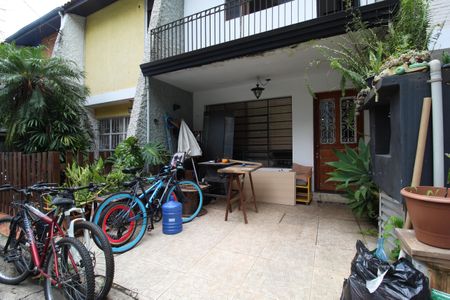 Casa à venda com 98m², 3 quartos e 2 vagasFachada