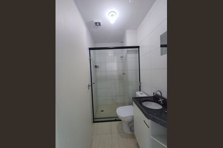 Banheiro de apartamento para alugar com 2 quartos, 52m² em Biritiba, Poá