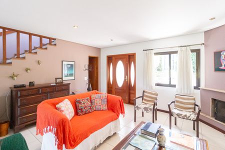 Sala de casa de condomínio para alugar com 3 quartos, 415m² em Águas da Fazendinha, Carapicuíba