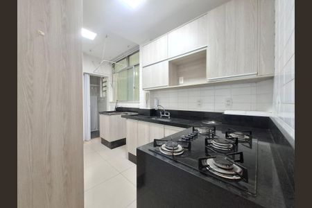 Apartamento à venda com 64m², 2 quartos e sem vaga Apartamento à venda com 64m², 2 quartos e sem vagaCozinha