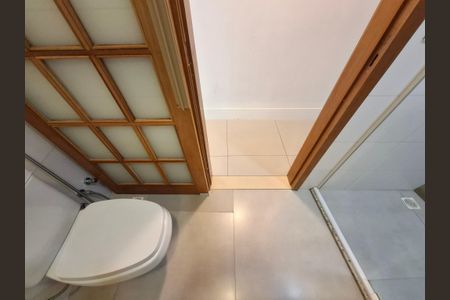 Apartamento à venda com 64m², 2 quartos e sem vaga Apartamento à venda com 64m², 2 quartos e sem vagaBanheiro