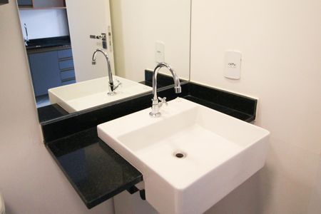 Banheiro de kitnet/studio para alugar com 1 quarto, 25m² em Vila Olímpia, São Paulo