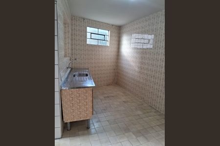 Casa para alugar com 2 quartos, 325m² em Jardim Cláudia, São Paulo