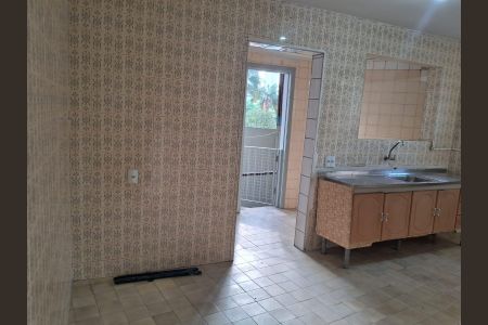 Casa para alugar com 2 quartos, 325m² em Jardim Cláudia, São Paulo