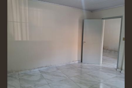 Casa para alugar com 2 quartos, 325m² em Jardim Cláudia, São Paulo