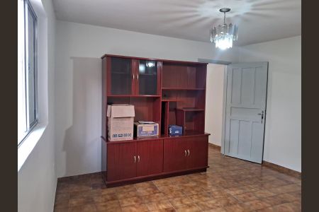 Casa para alugar com 2 quartos, 325m² em Jardim Cláudia, São Paulo