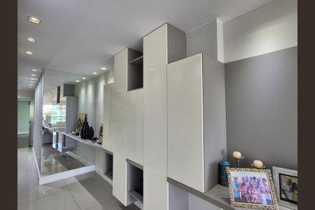 Apartamento para alugar com 324m², 4 quartos e 2 vagasEntrada
