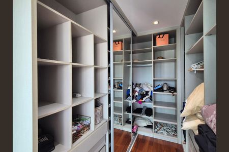 Apartamento para alugar com 324m², 4 quartos e 2 vagasCloset da suíte