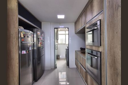 Apartamento para alugar com 324m², 4 quartos e 2 vagasCozinha 