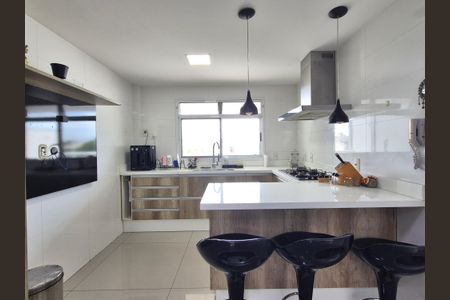 Apartamento para alugar com 324m², 4 quartos e 2 vagasCozinha 