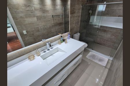 Apartamento para alugar com 324m², 4 quartos e 2 vagasBanheiro suite 