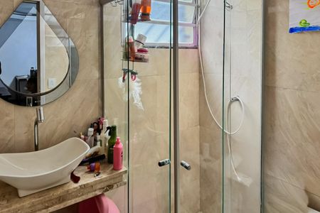 Banheiro de apartamento para alugar com 2 quartos, 60m² em Pousada Santo Antonio, Belo Horizonte