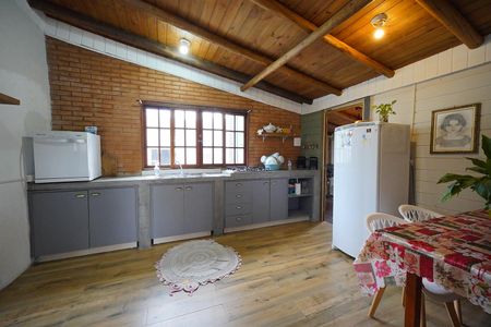 Cozinha de casa de condomínio para alugar com 1 quarto, 120m² em São João do Rio Vermelho, Florianópolis