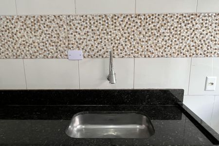 Apartamento para alugar com 67m², 2 quartos e sem vagaCozinha e Área de Serviço