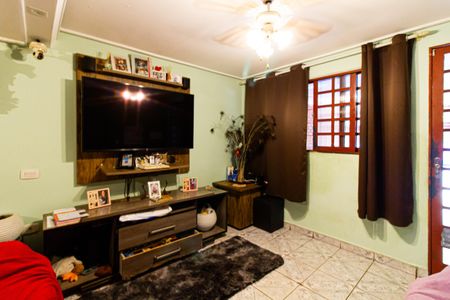 Casa à venda com 190m², 4 quartos e 1 vaga Casa à venda com 190m², 4 quartos e 1 vagaSala