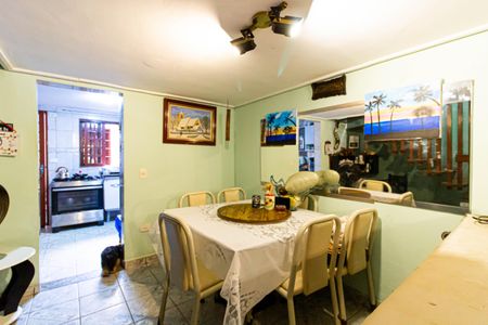 Casa à venda com 190m², 4 quartos e 1 vaga Casa à venda com 190m², 4 quartos e 1 vagaSala