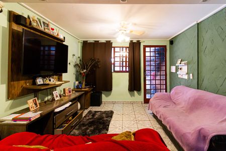 Casa à venda com 190m², 4 quartos e 1 vaga Casa à venda com 190m², 4 quartos e 1 vagaSala