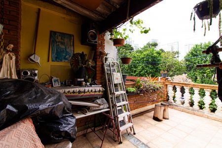 Casa à venda com 190m², 4 quartos e 1 vaga Casa à venda com 190m², 4 quartos e 1 vagaVaranda