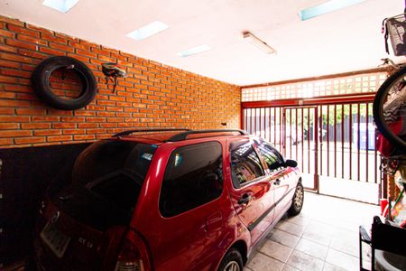 Casa à venda com 190m², 4 quartos e 1 vaga Casa à venda com 190m², 4 quartos e 1 vagaGaragem