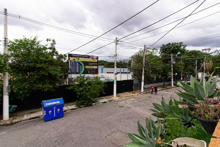 Casa à venda com 190m², 4 quartos e 1 vaga Casa à venda com 190m², 4 quartos e 1 vagaVaranda