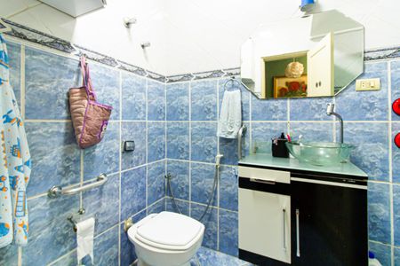 Casa à venda com 190m², 4 quartos e 1 vaga Casa à venda com 190m², 4 quartos e 1 vagaBanheiro