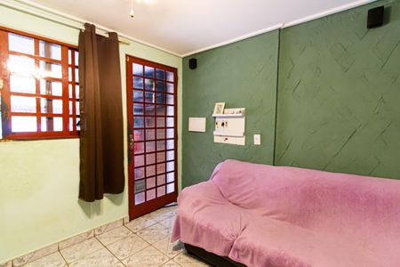 Casa à venda com 190m², 4 quartos e 1 vaga Casa à venda com 190m², 4 quartos e 1 vagaSala