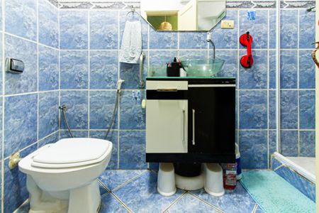 Casa à venda com 190m², 4 quartos e 1 vaga Casa à venda com 190m², 4 quartos e 1 vagaBanheiro