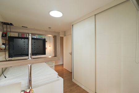 Apartamento à venda com 231m², 5 quartos e 4 vagas Apartamento à venda com 231m², 5 quartos e 4 vagasQuarto 1