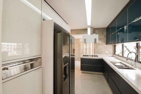 Apartamento à venda com 231m², 5 quartos e 4 vagas Apartamento à venda com 231m², 5 quartos e 4 vagasCozinha