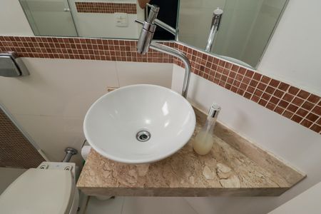 Apartamento à venda com 231m², 5 quartos e 4 vagas Apartamento à venda com 231m², 5 quartos e 4 vagasQuarto/Banheiro de Serviço