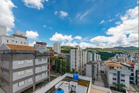 Apartamento à venda com 110m², 2 quartos e 2 vagas Apartamento à venda com 110m², 2 quartos e 2 vagasVaranda
