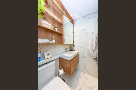 Apartamento à venda com 110m², 2 quartos e 2 vagas Apartamento à venda com 110m², 2 quartos e 2 vagasBanheiro da Suíte