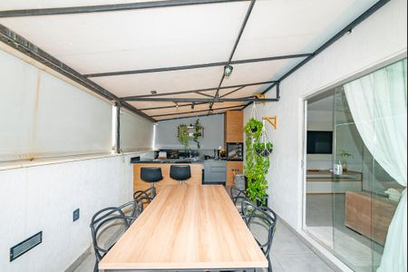 Apartamento à venda com 110m², 2 quartos e 2 vagas Apartamento à venda com 110m², 2 quartos e 2 vagasVaranda