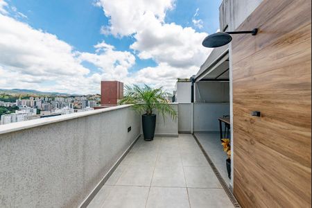 Apartamento à venda com 110m², 2 quartos e 2 vagas Apartamento à venda com 110m², 2 quartos e 2 vagasVaranda